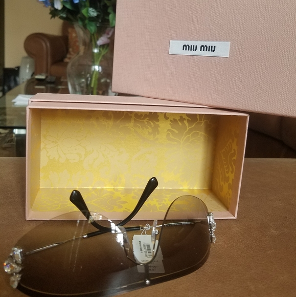 MIU MIU Sunglasses 💥💥 - Picture 3 of 5